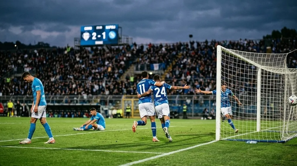 Napoli Tumbang di Laga Kedua, Como Menang 2-1